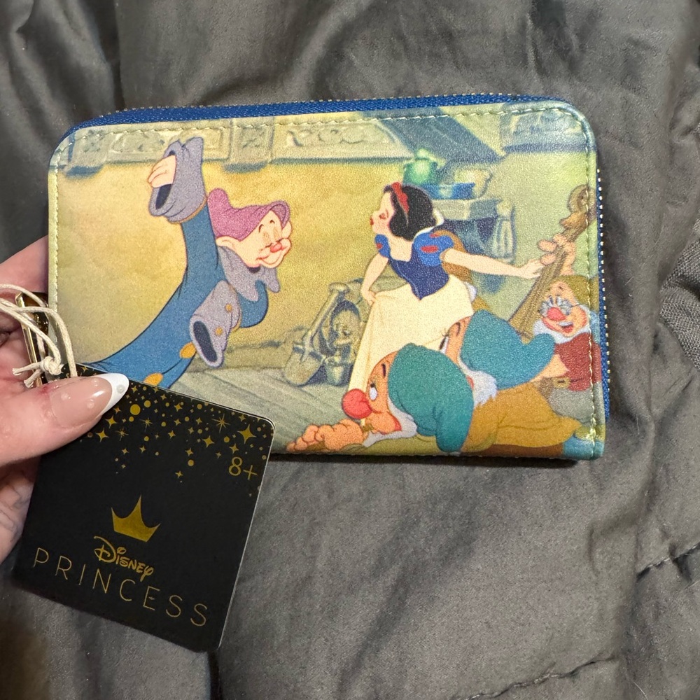 Disney Princess Black and Gold Tag